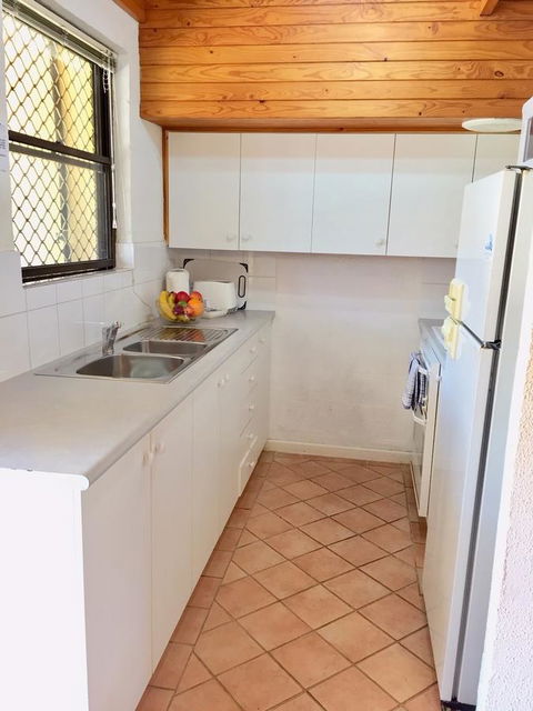 Cottesloe Beach Chalets - Tourism Noosa 44