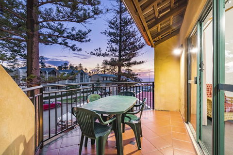 Cottesloe Beach Chalets - Tourism Noosa 26