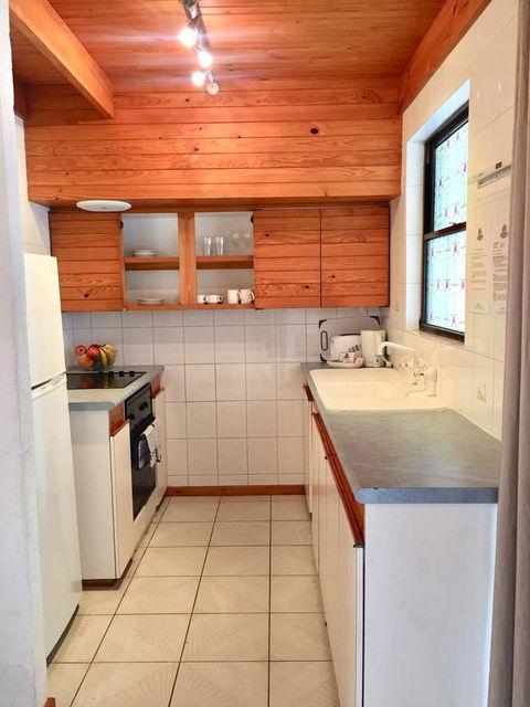 Cottesloe Beach Chalets - Tourism Noosa 21