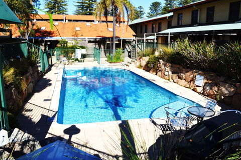 Cottesloe Beach Chalets - Tourism Noosa 19