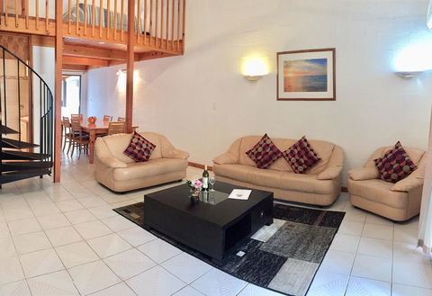 Cottesloe Beach Chalets - Tourism Noosa 15