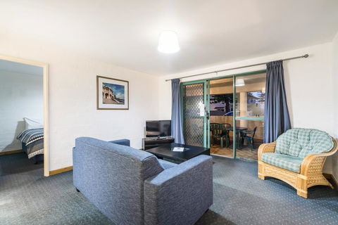 Cottesloe Beach Chalets - Tourism Noosa 37