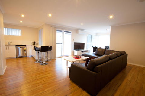 Cape Villas - Tourism Noosa 20