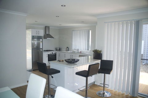 Cape Villas - Tourism Noosa 4