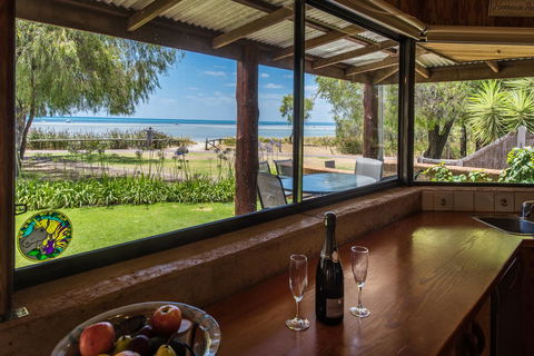 Beach House Dunsborough - Tourism Noosa 5