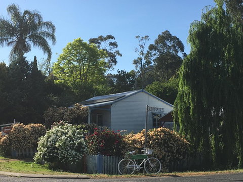 Applegate Lane Chalet - Tourism Noosa 1