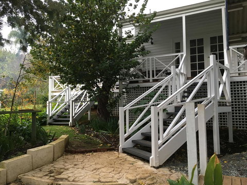 Applegate Lane Chalet - Tourism Noosa 5