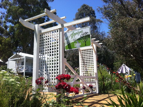 Applegate Lane Chalet - Tourism Noosa 14