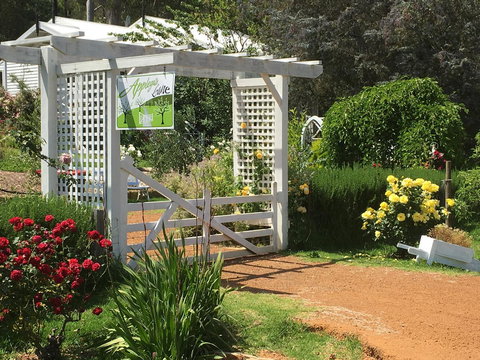 Applegate Lane Chalet - Tourism Noosa 3