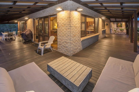 53 Martina Drive - Tourism Noosa 9