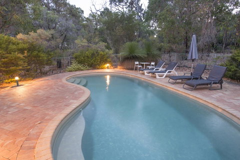 53 Martina Drive - Tourism Noosa 0