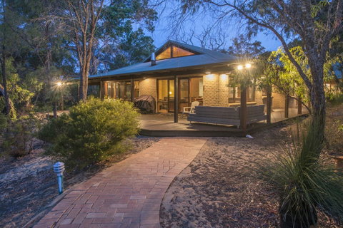 53 Martina Drive - Tourism Noosa 3