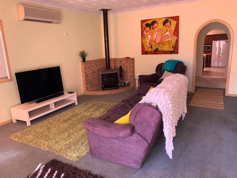 The Cottage That Could - Tourism Noosa 5
