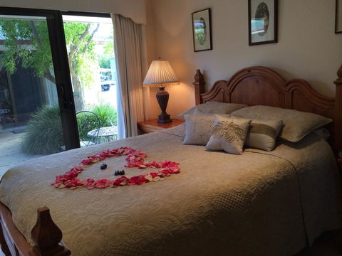 Nivalis Bed And Breakfast - Tourism Noosa 2