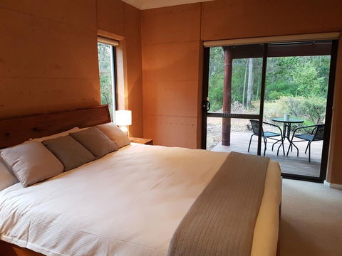 Jarrah Grove Forest Retreat - Tourism Noosa 6