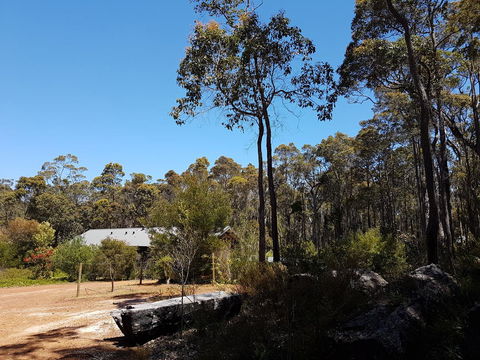 Jarrah Grove Forest Retreat - Tourism Noosa 20