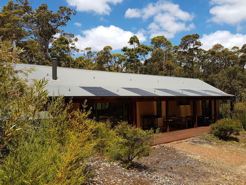 Jarrah Grove Forest Retreat - Tourism Noosa 15