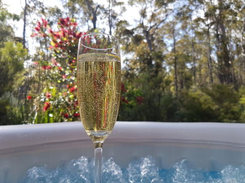 Jarrah Grove Forest Retreat - Tourism Noosa 11
