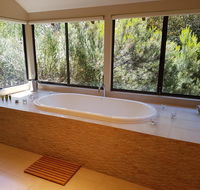 Jarrah Grove Forest Retreat - Tourism Noosa