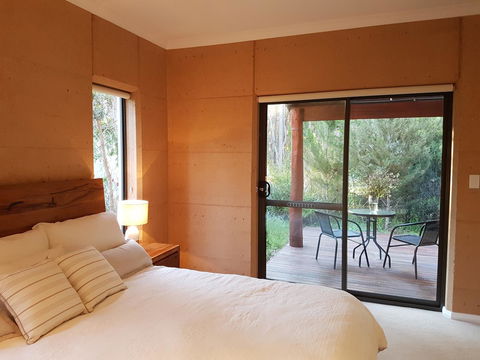 Jarrah Grove Forest Retreat - Tourism Noosa 4