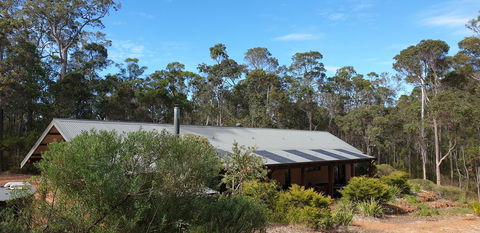Jarrah Grove Forest Retreat - Tourism Noosa 18