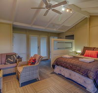 Windfall Estate Vineyard Cottage - Tourism Noosa