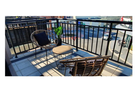Stylish 1BDR Unit In The Heart Of Subiaco - Tourism Noosa 10