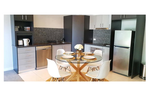 Stylish 1BDR Unit In The Heart Of Subiaco - Tourism Noosa 5