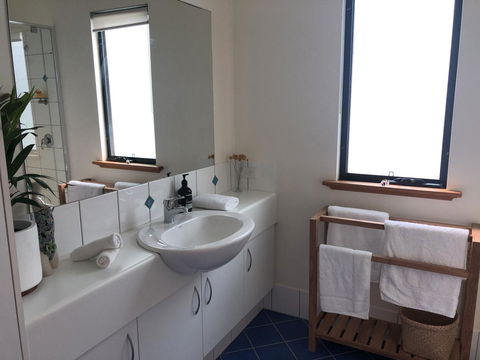 Orion Studio With Ocean Views - Tourism Noosa 9