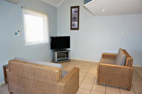 Osprey Holiday Village Unit 122 2 Bedroom - Tourism Noosa 2