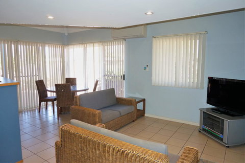 Osprey Holiday Village Unit 122 2 Bedroom - Tourism Noosa 3