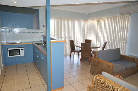 Osprey Holiday Village Unit 122 2 Bedroom - Tourism Noosa 5