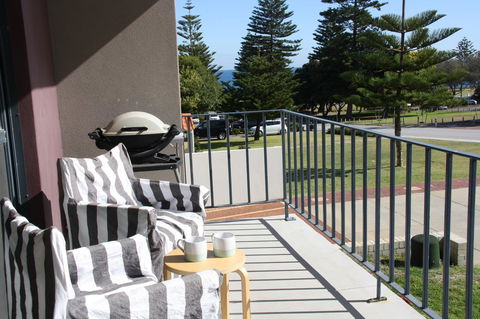 Cottesloe Beach On Napier - Tourism Noosa 1