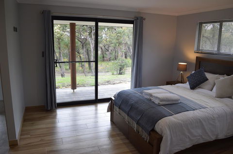 Eagle Bay House - Tourism Noosa 26