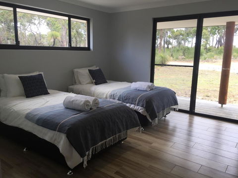 Eagle Bay House - Tourism Noosa 2