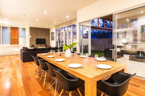 Arthouse - Tourism Noosa 2