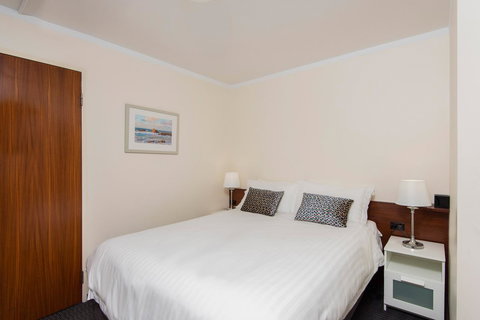 Trinity On Hampden - Tourism Noosa 0