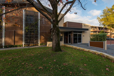 Trinity On Hampden - Tourism Noosa 3