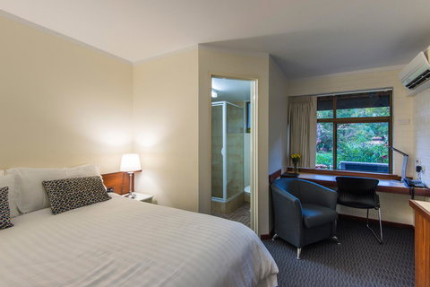 Trinity On Hampden - Tourism Noosa 4