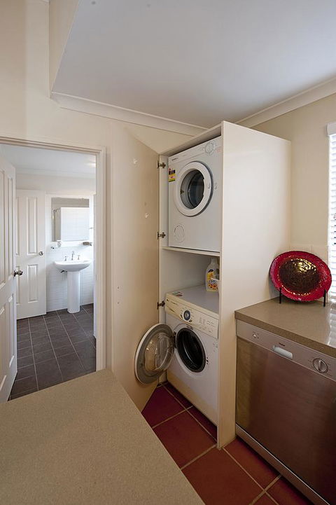 Como Executive Apartment - Tourism Noosa 14
