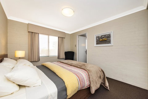 Subiaco Village 18 - Tourism Noosa 11