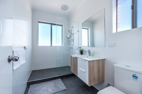 Lotus Perth Retreat - Tourism Noosa 10