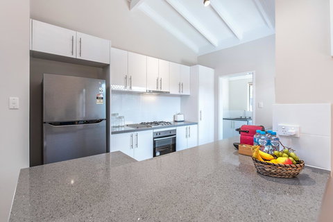 Lotus Perth Retreat - Tourism Noosa 9