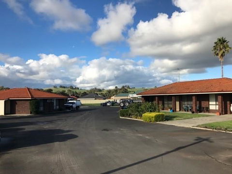 Donnybrook Motel - Tourism Noosa 1