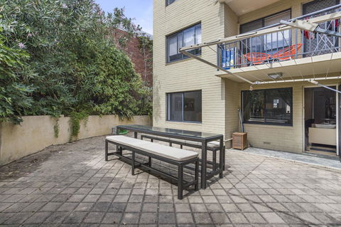 Gorgeous 26 1 Bed Designer Fitout Perfect Location - Tourism Noosa 11