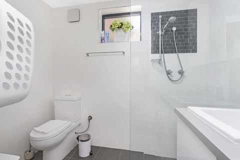 Gorgeous 26 1 Bed Designer Fitout Perfect Location - Tourism Noosa 29