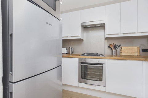 Gorgeous 26 1 Bed Designer Fitout Perfect Location - Tourism Noosa 40