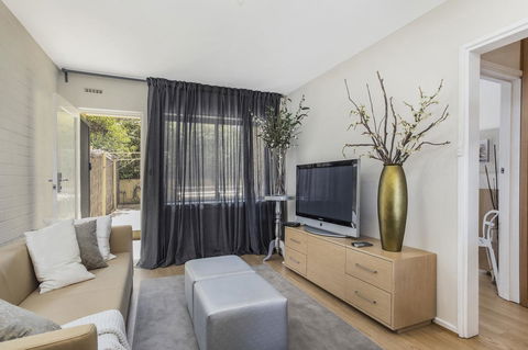 Gorgeous 26 1 Bed Designer Fitout Perfect Location - Tourism Noosa 14
