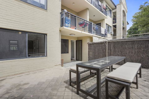 Gorgeous 26 1 Bed Designer Fitout Perfect Location - Tourism Noosa 15