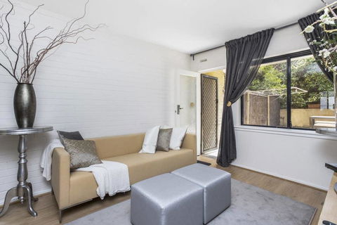 Gorgeous 26 1 Bed Designer Fitout Perfect Location - Tourism Noosa 41